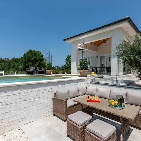Sienna Zminj Gradisce (Istria)