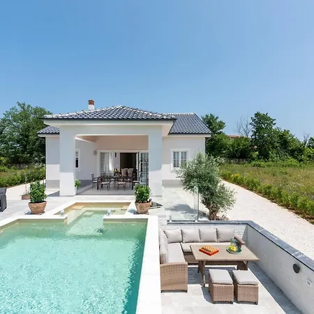 Sienna Zminj Gradisce (Istria)