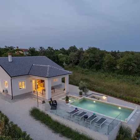 Sienna Zminj Gradisce (Istria)
