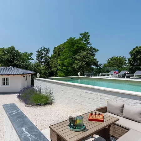 Sienna Zminj Gradisce (Istria)