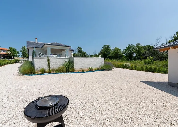 Sienna Zminj Gradisce (Istria)