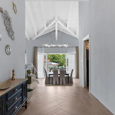 Sienna Zminj Villa *
