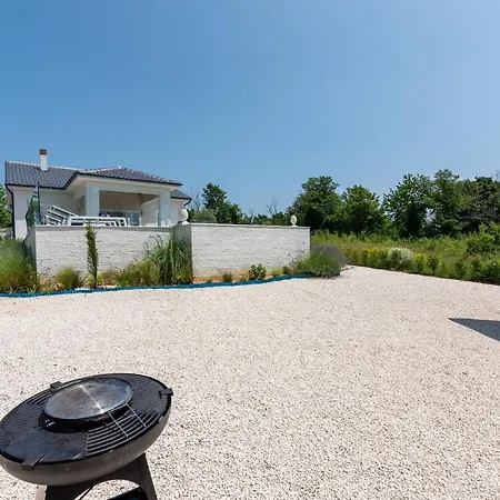 Sienna Zminj Gradisce (Istria)